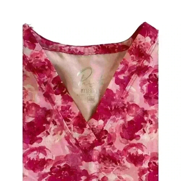 Women's Pink Scrub Top Pockets Size Small S Floral Vneck Short Sleeve by Maevn‎ - Picture 3 of 7